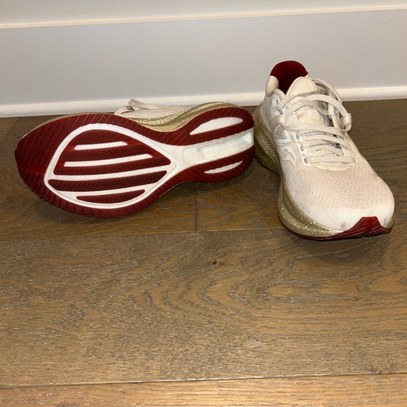 Saucony Women's Cream and Red Athletic Shoes - Picture 2 of 4